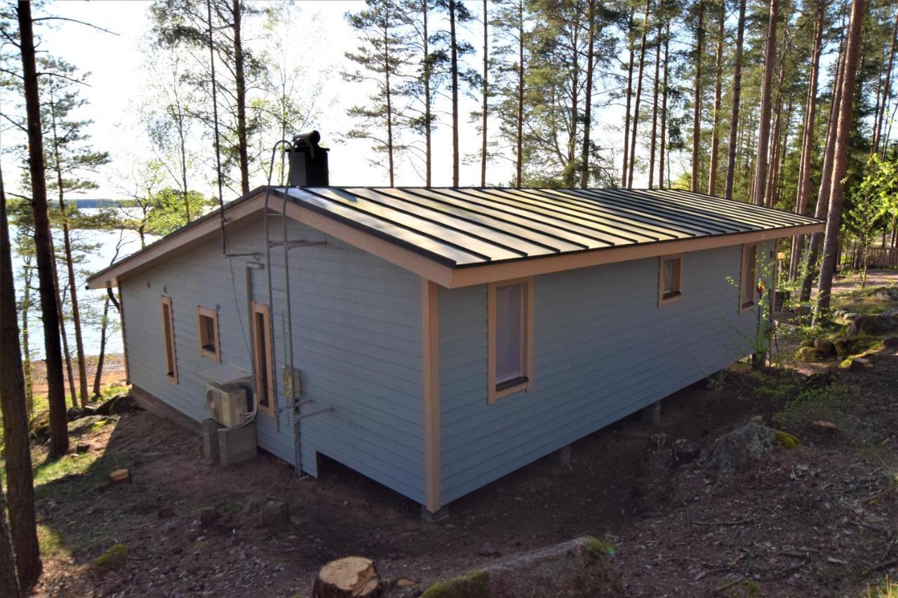 Pyhtaeaen Vuokramoekit Villa Tuuski Exterior photo